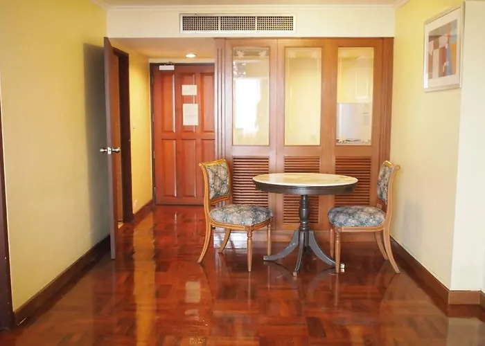 Spacious Room In Sukhumvit Nana